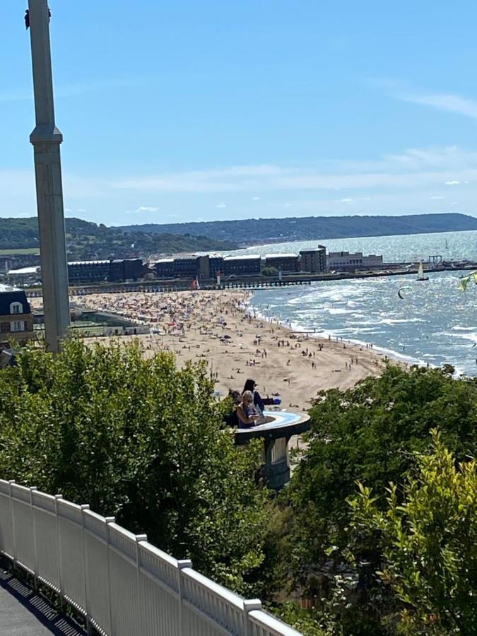 Appartement Face Mer Avec Terrasse Et Parking トルヴィル＝シュル＝メール エクステリア 写真